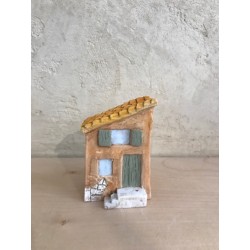 Maison de village toit en...