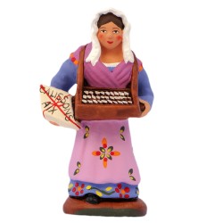 Femme aux calissons, santon...