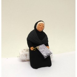 Mémé assise avec banc,...