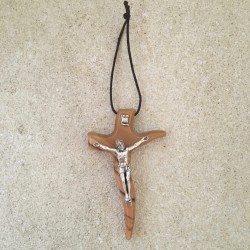 Croix/Crucifix en olivier forme clou petit modèle