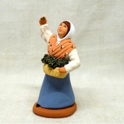 Cueilleuse d'olives, santon...