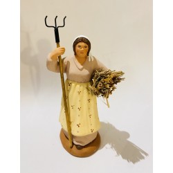 Femme au foin, santon...