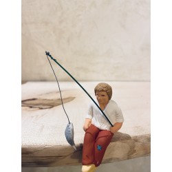 Pêcheur assis, santon...