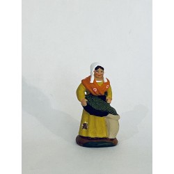 Femme aux olives, santon...
