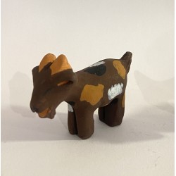 Chèvre marron foncé, santon...